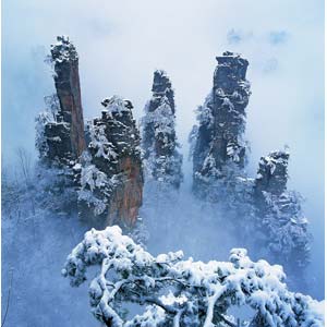 單獨(dú)成團(tuán)O線：（張家界溫泉休閑線路）張家界、天子山、寶峰湖/黃龍洞、鳳凰古城 江埡溫泉/萬福溫泉 五日游
