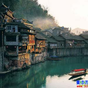 時(shí)尚商務(wù)C線：張家界、天門山、鳳凰古城四日游